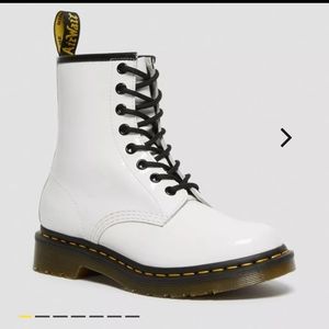 NWOT Dr. Marten's 1460 Women's Patent Leather Lace-Up Boots